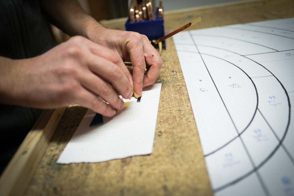 Détail verre serti atelier 